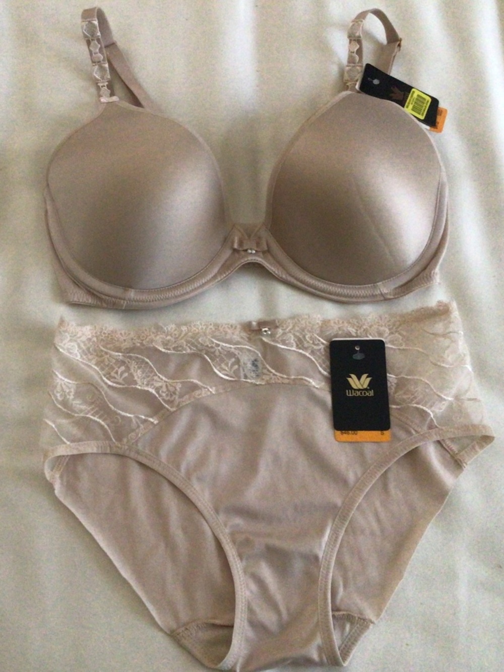 NWT Wacoal Europe Eclat t-shirt bra 32dd & matching panty S in beige